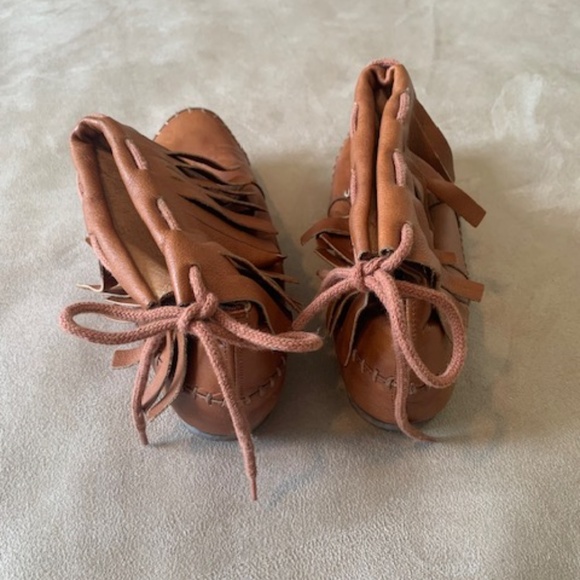 Leather Moccasin Booties - Steve Madden size 7 - Picture 3 of 7
